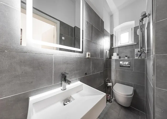 Lv Hauptbahnhof Halle *